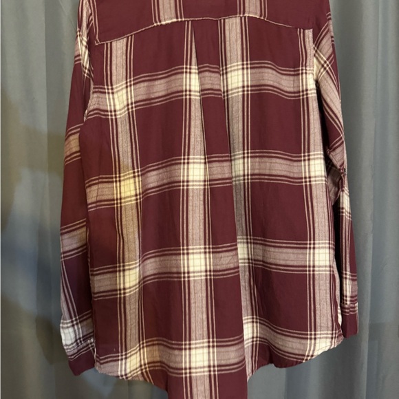 Woman’s Willow Creek Boyfriend Fit Plaid Shirt - Picture 7 of 13